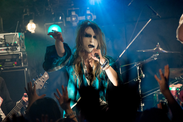 Jin-Machine・あっつtheデストロイ(Vo)