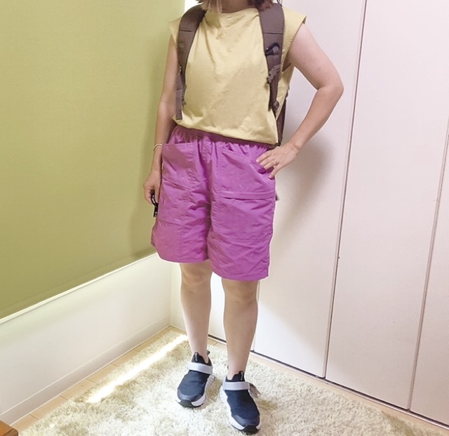 【ワークマン レディースソロテックス(R)使用シーンレスノースリーブTシャツ】ハーフパンツを合わせて、アウトドアスタイルに