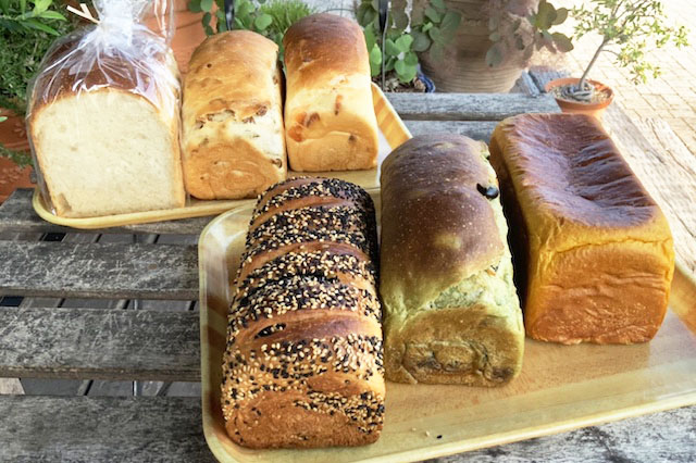 食パンは20種類以上のラインナップ