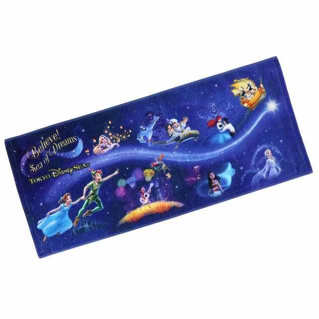 フェイスタオル 1,500円|サイズ:縦約34×横約80cm|販売店舗:東京ディズニーシー「エンポーリオ」|ビリーヴ!~シー・オブ・ドリームス~の世界観がデザインされたグッズ