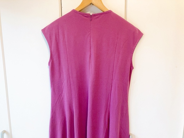 【無印良品 汗じみしにくいノースリーブワンピース 】タック入りでスリム見えします♪