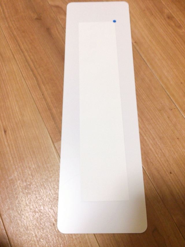 【ニトリ】粘着シートで設置も簡単