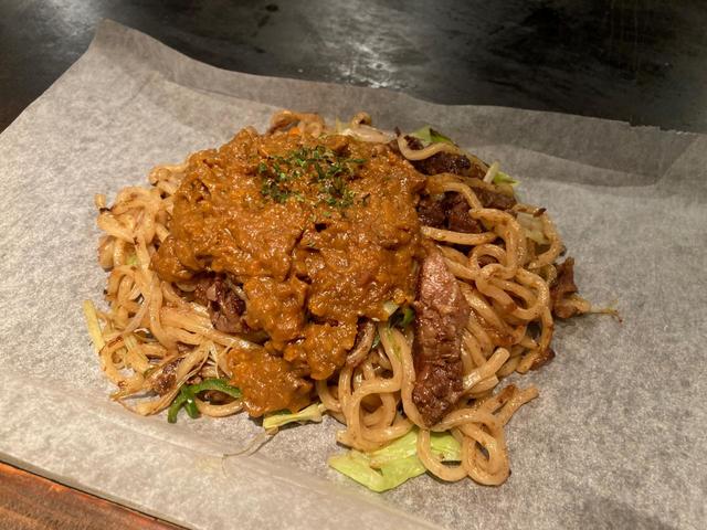 牛すじカレー焼きそば専門店やいやい