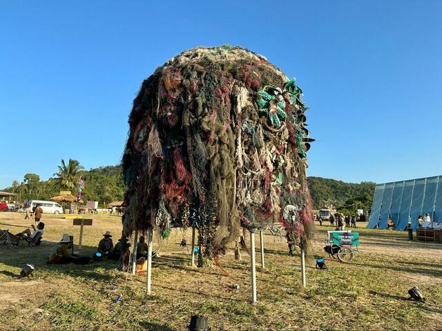 海のゴミだけで作られたオブジェ
