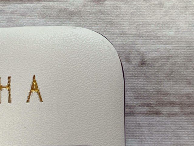 素材はPVC合皮。リッチなレザー調の生地が高級感たっぷり！