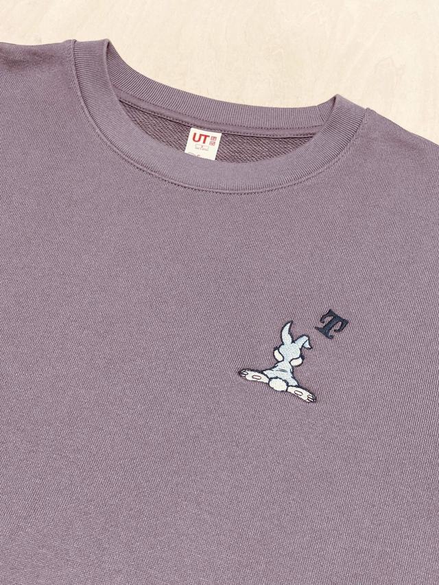 トレンドのブラウンカラーに後ろ姿の刺繍がキュート!