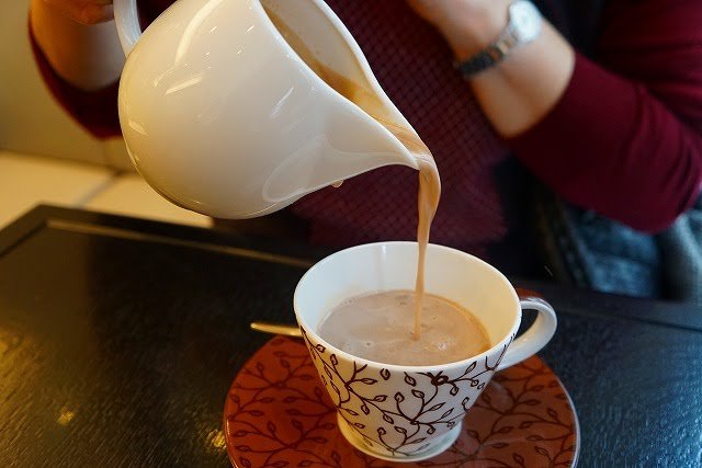 ブロンデル:温かいショコラ―ショー、ミルクカルダモン