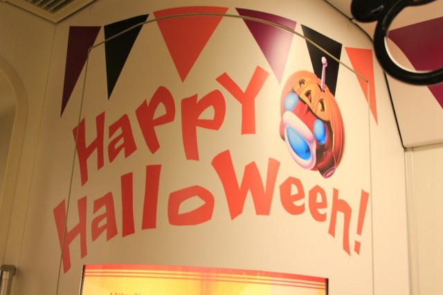 ハロウィーンデザインのスティッチ・エンカウンター・ライナー内装