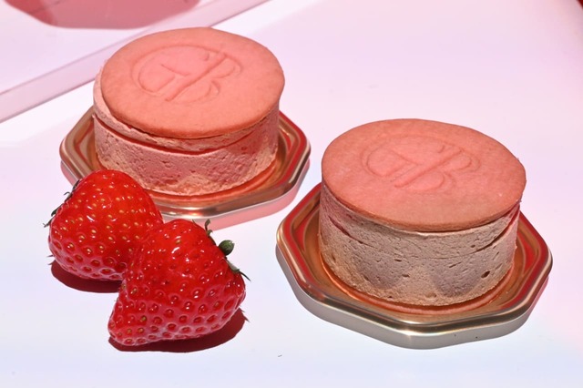 【ゴディバターズ】ゴディバターズ バターサンド／甘酸っぱいイチゴのフィリングは、なめらかなバタークリームとの相性抜群