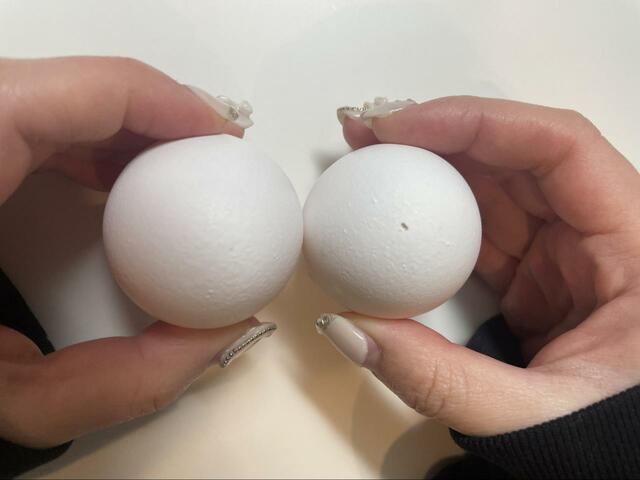 【ライフ 常陸の恵み 白たまご】片方に穴をあけて比較します