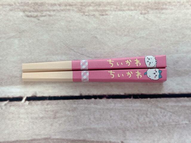 お箸を組み立てました。ちいかわのロゴ入りでかわいい♪