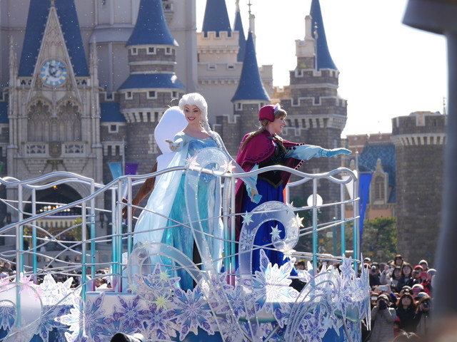 「フローズンファンタジー・グリーティング」　©Disney