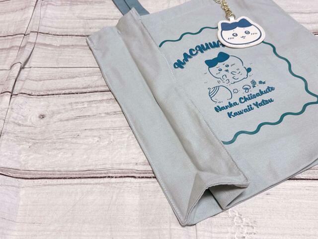 サイドにもマチつきで収納力抜群！