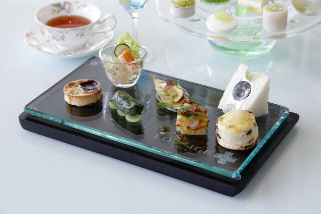 「シャインマスカットと相性の良い食材でバリエーション豊富な味わいのセイボリー」＜期間：2024年10月1日〜10月14日（月・祝）/11月1日〜11月30日＞【ジューシーな“シャインマスカット”を贅沢に楽しめる！秋限定「シャインマスカットアフタヌーンティー」】