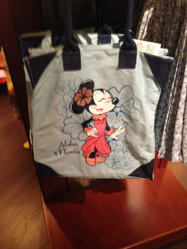 タンブラーと同じデザインのトートバッグ。我が家も記念に買いました。 