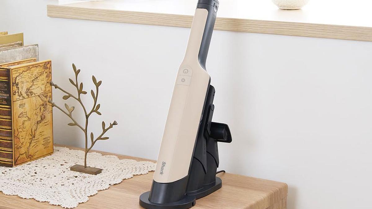 気になったらサッとお掃除。シャークのハンディクリーナーなら気軽に