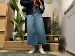 【UNIQLO　デニムロングスカート】アウターを合わせて。冬でも問題なく着られます