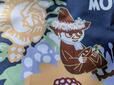 プリントは優しい色合いです。スナフキンが何かを眺めています【ムーミン付録:刺繡トートバッグ】