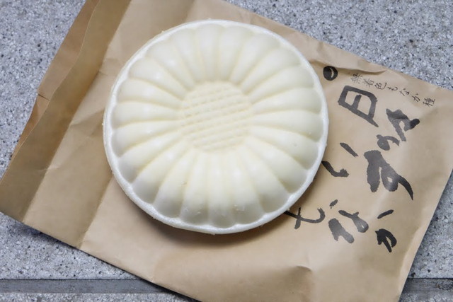 松崎冷菓　うみのしおアイスもなか2