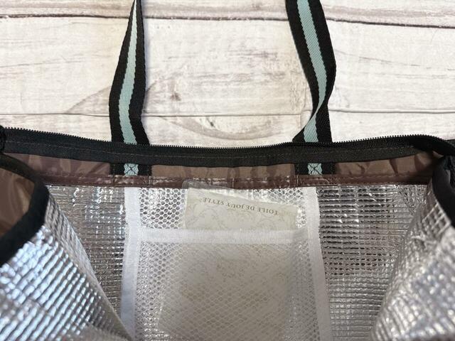 保冷剤が入るサイズ感♪