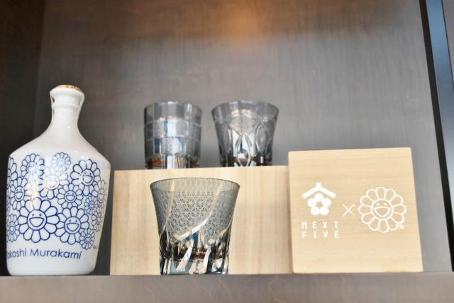 NEXT FIVE ×村上隆氏の日本酒磁器と切子