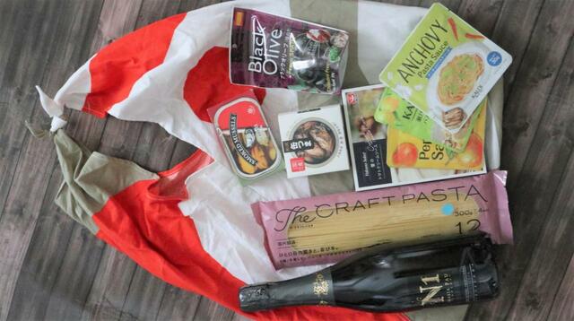 【カルディ ふろしき風エコバッグ】ピクニックのときや、お土産にワインボトルを入れるときにもおすすめ