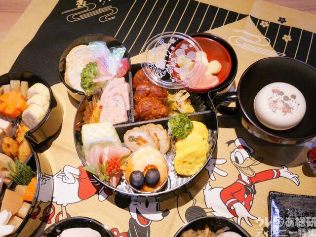 おせち・三段重「ミッキー&ミニー」|27,900 円(税込)