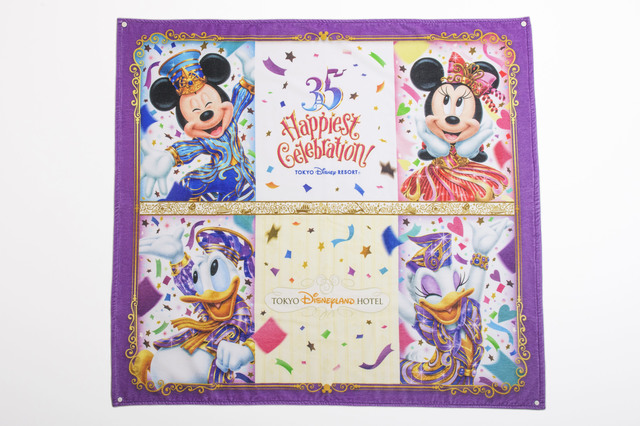 オリジナル タオルケット（スナップボタン付き）｜東京ディズニーリゾート 35周年“Happiest Celebration!”オリジナルルームアイテムセット｜東京ディズニーランドホテル