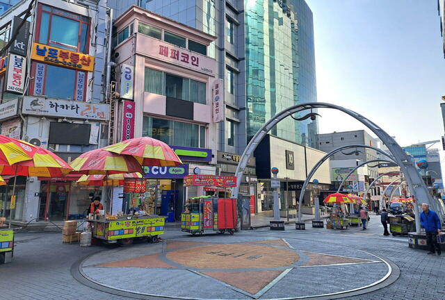 【 気になる韓国、ソウルの今vol.33】チャガルチ市場と並ぶ南浦洞のランドマーク、BIFF広場