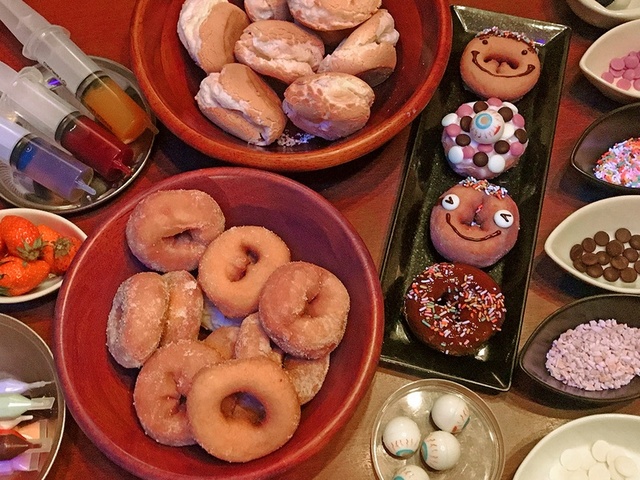 デコれる！ドーナツ食べ放題