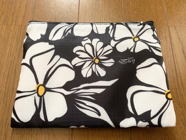 【eclat エクラ 2023年 4月号付録】裏面にも満開の花をデザイン