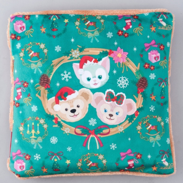 ブランケット ¥4,800 ※収納ケースに入れてクッションとしても使用可能 縦約30cm × 横約30cm｜ダッフィーのクリスマス（2016年）スペシャルグッズ