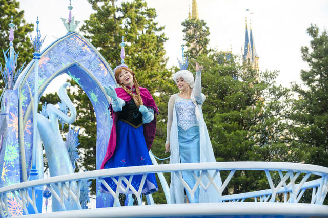 2024年11月14日 「ディズニー・クリスマス」プレスプレビュー/東京ディズニーランド/ディズニー・クリスマス・ストーリーズ“フォンド・フェアウェル”の模様