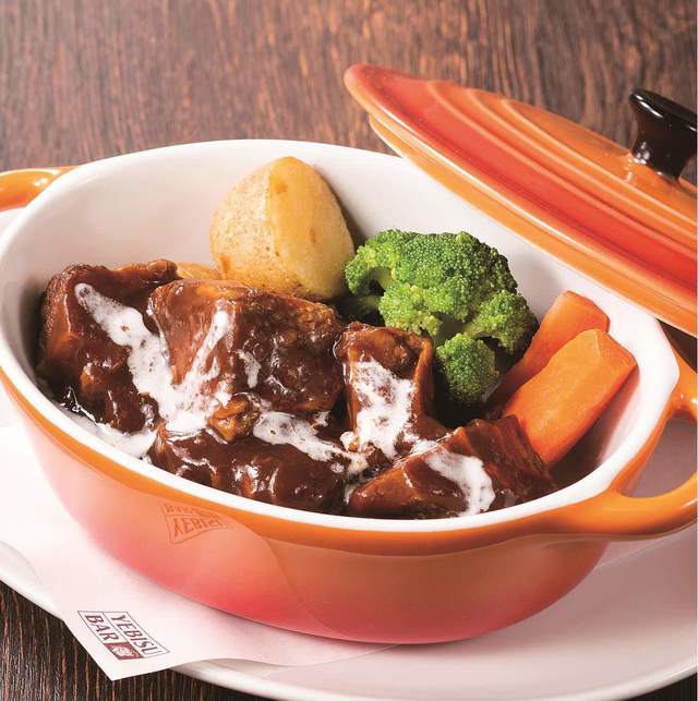 ビーフシチューランチ 1,273円（税抜）｜YEBISU BAR 黒塀横丁店