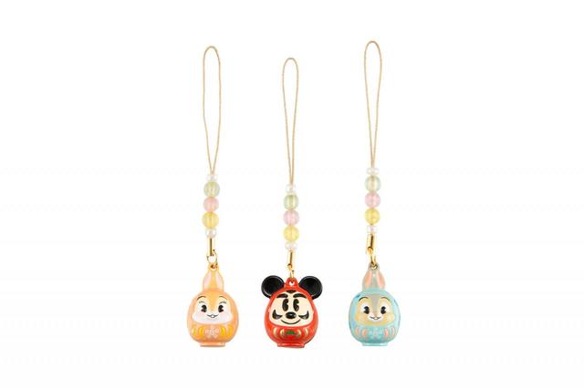 鈴マスコットセット 2,200円｜サイズ：長さ約10cm、鈴3個セット｜東京ディズニーリゾート お正月グッズ2023｜販売店舗：東京ディズニーランド「ディズニー＆カンパニー」、東京ディズニーシー「エンポーリオ」｜発売日：2022年12月1日（木）