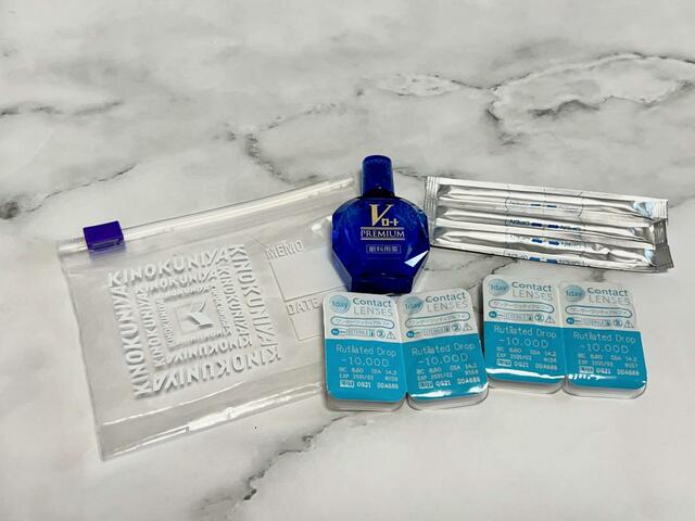 【紀ノ国屋 スライドジッパーバッグ SSサイズ】コンタクト4つと目薬、個包装の綿棒を入れてみました