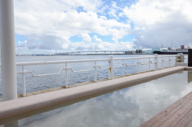 〈THE WARF HOUSE  山下公園〉の足湯