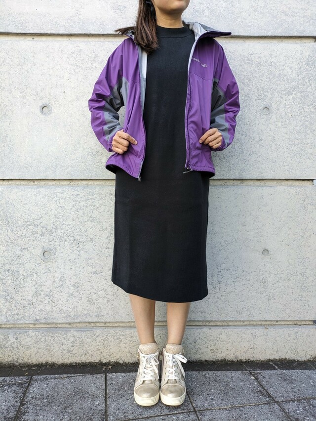 【ユニクロ スフレヤーンワンピース（スムース・長袖）】荷物がかさばらないワンピースが1枚あると旅行やお出かけ時に重宝しそう