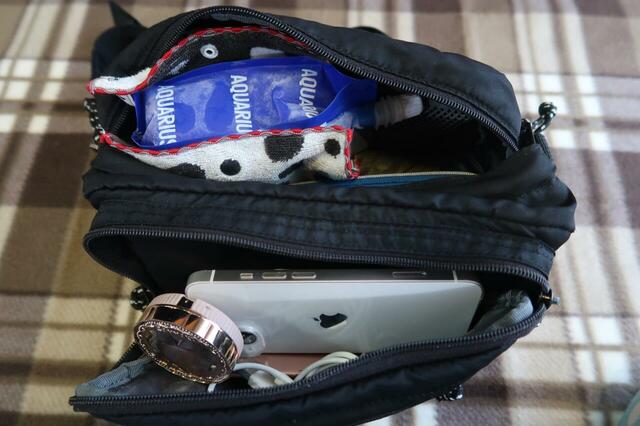 ウエストポーチは肩も痛くならず背中の汗も気になりません