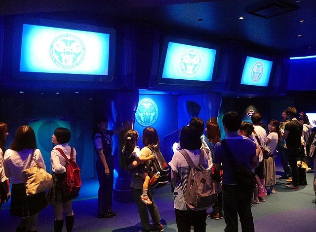 シアター入場前