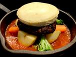 彩野菜とカマンベールのチーズインハンバーグ