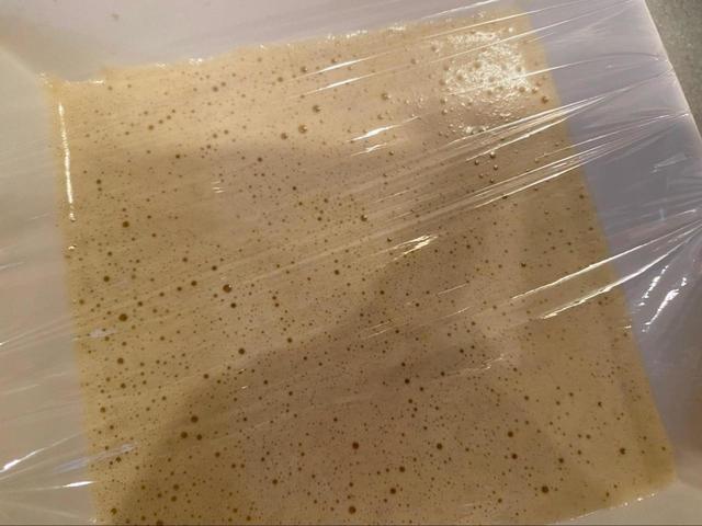 【オートミールサンドイッチ】ラップをピンと張るのがポイント