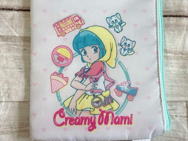 正面の下部にはゆうちゃんのイラストデザイン入り。レトロなモチーフも盛りだくさん♪