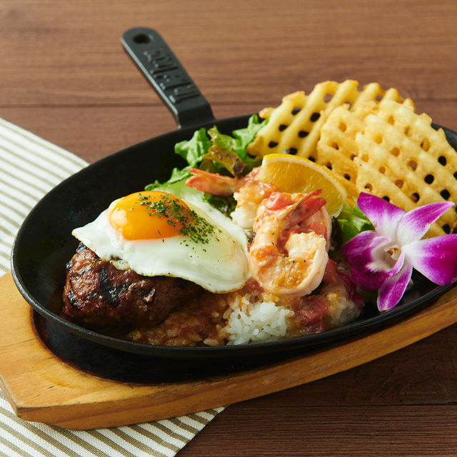 「ロコモコ＆ガーリックシュリンプ」1,500円(税込)モクオラ ディキシー ダイナー／8F