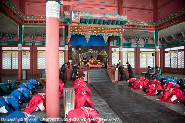 『王の顔』　Licensed by KBS Media Ltd. © 2014 The King's Face SPC. All rights reserved.
