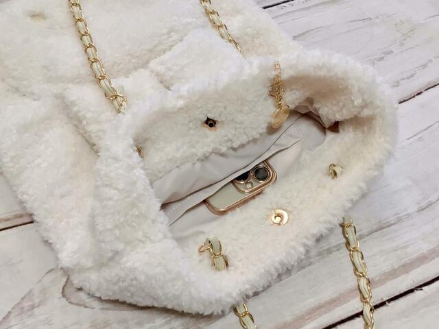 ポケットにはスマホを入れても◎