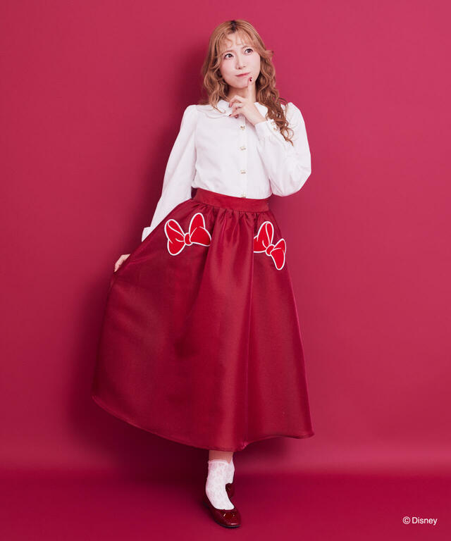 リボンギャザースカート ¥13,500|Areeam ディズニーコレクション「ミニーマウス」
