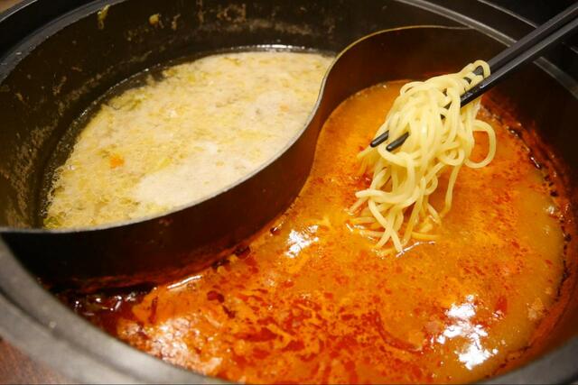 【バーミヤン 火鍋しゃぶしゃぶ】麻辣スープはラーメンで