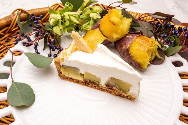 「茨城県産 “旭甘十郎”のタルト」Piece ￥756