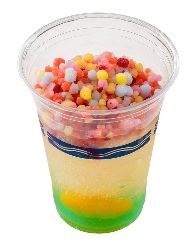 「東京ディズニーシー20周年：タイム・トゥ・シャイン！」スパークリングカクテル（オレンジリキュール＆フローズンビーズ） 780円｜カフェ・ポルトフィーノ